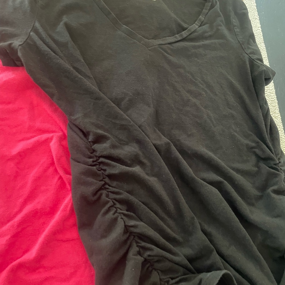 Set of Three V-Neck T-Shirts maternity - Picture 2 of 3